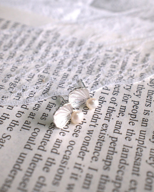 Pearl seashell earrings
