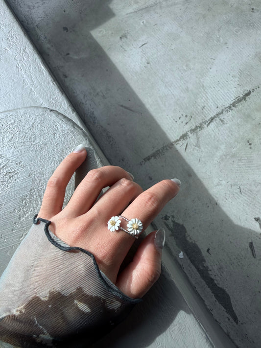 Double Daisy ring