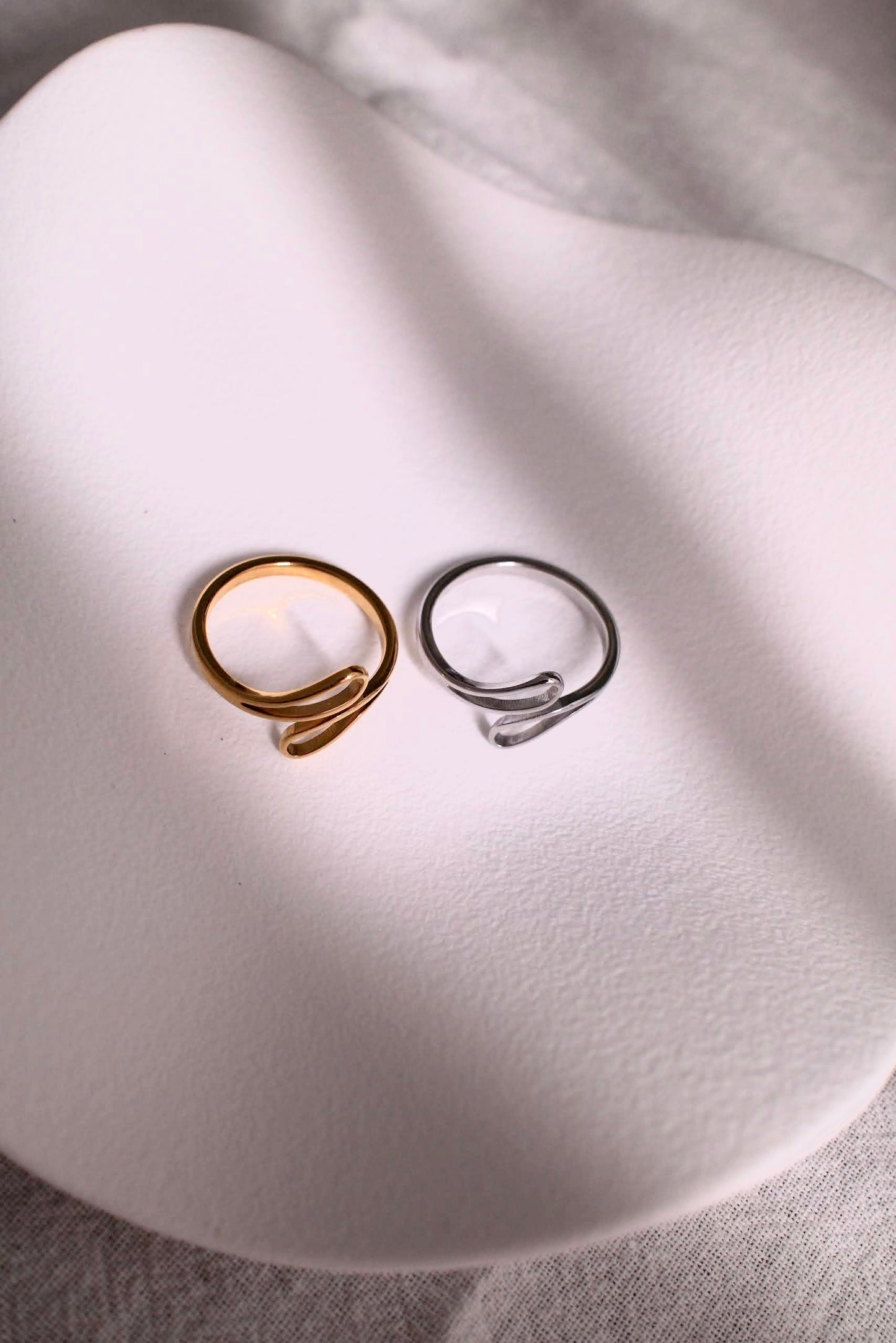 Fluid Mirage ring
