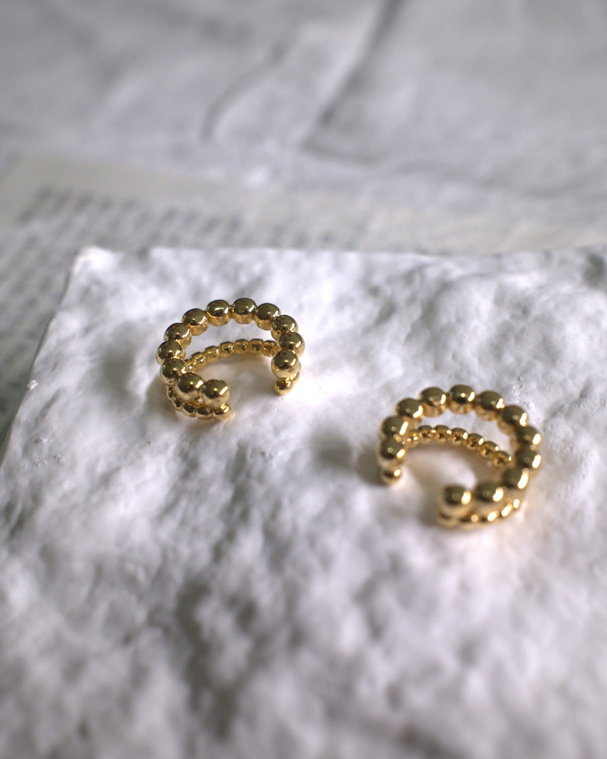 Golden double-band ear cuff