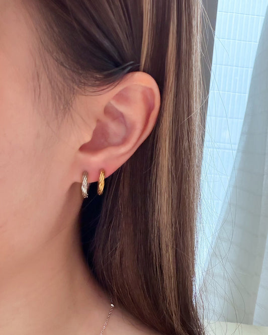 Classic circle earrings